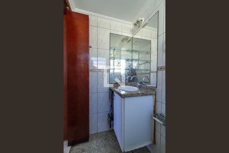 Banheiro da Suíte de apartamento para alugar com 3 quartos, 61m² em Paulicéia, São Bernardo do Campo