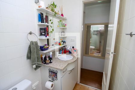 Banheiro da Suíte de apartamento à venda com 2 quartos, 60m² em Catete, Rio de Janeiro