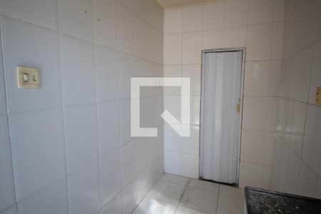 Cozinha de apartamento à venda com 1 quarto, 40m² em Parada de Lucas, Rio de Janeiro