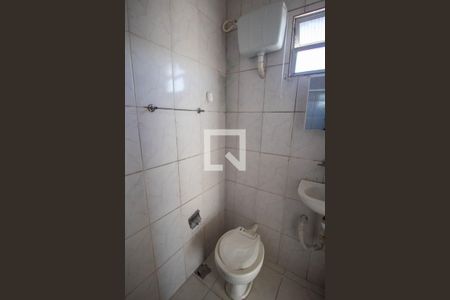 Banheiro de apartamento para alugar com 1 quarto, 40m² em Parada de Lucas, Rio de Janeiro