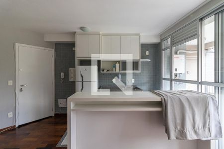 Sala e Cozinha de apartamento para alugar com 2 quartos, 46m² em Vila Olímpia, São Paulo