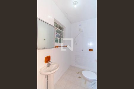 Banheiro de casa de condomínio para alugar com 1 quarto, 37m² em Vila Nova, São Paulo