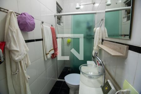 Casa à venda com 385m², 3 quartos e 3 vagas Casa à venda com 385m², 3 quartos e 3 vagasBanheiro Suite