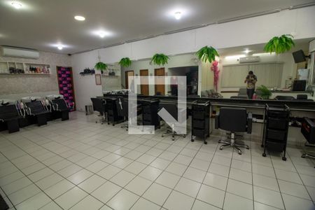 Casa à venda com 385m², 3 quartos e 3 vagas