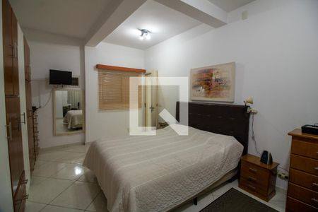 Casa à venda com 385m², 3 quartos e 3 vagas Casa à venda com 385m², 3 quartos e 3 vagasSuite