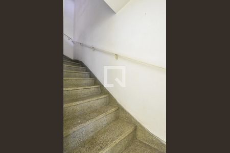 Escada  de casa à venda com 2 quartos, 100m² em Cidade Monções, São Paulo