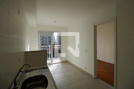 Sala e cozinha  de apartamento para alugar com 1 quarto, 31m² em Bom Retiro, São Paulo