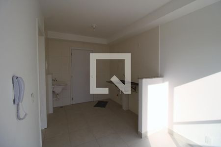 Sala e cozinha de apartamento para alugar com 1 quarto, 31m² em Bom Retiro, São Paulo