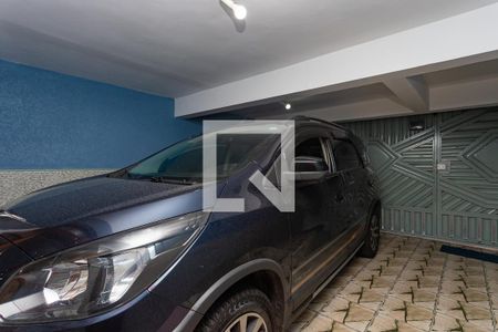 Garagem  de casa à venda com 4 quartos, 168m² em Piraporinha, Diadema