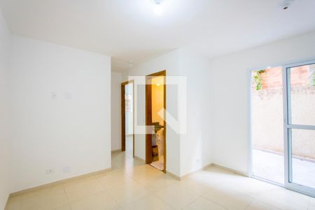 Sala de apartamento para alugar com 2 quartos, 47m² em Vila Luzita, Santo André