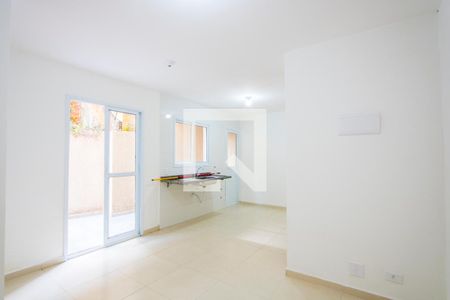 Sala de apartamento para alugar com 2 quartos, 47m² em Vila Luzita, Santo André