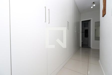 Corredor dos Quartos de apartamento à venda com 2 quartos, 73m² em Cerqueira César, São Paulo