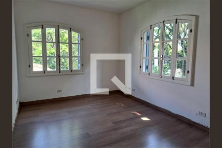 Casa à venda com 4 quartos, 330m² em Butantã, São Paulo