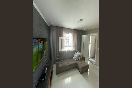 Casa à venda com 3 quartos, 203m² em Vila Nivi, São Paulo