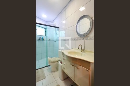 Banheiro do Quarto 1 - Suíte de casa à venda com 3 quartos, 160m² em Vila São Pedro, Santo André