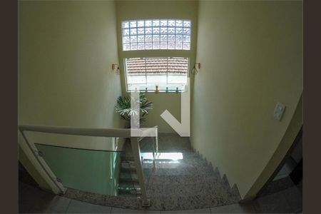 Casa à venda com 3 quartos, 190m² em Vila Nelson, São Paulo