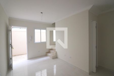 Sala  de casa de condomínio para alugar com 2 quartos, 60m² em Vila Isolina Mazzei, São Paulo