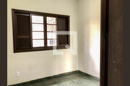 Quarto 3 de casa para alugar com 3 quartos, 180m² em Vila Marari, São Paulo