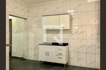 Cozinha de casa para alugar com 3 quartos, 180m² em Vila Marari, São Paulo