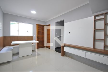 Sala de casa de condomínio para alugar com 2 quartos, 70m² em Vila Mazzei, São Paulo