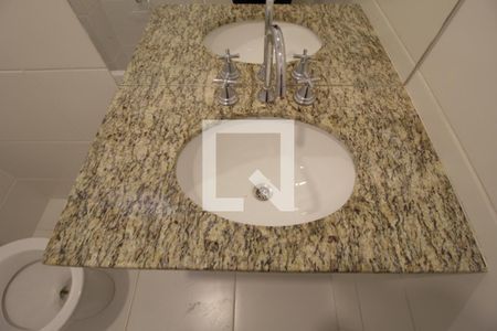 Lavabo de apartamento para alugar com 3 quartos, 112m² em Jardim Prestes de Barros, Sorocaba