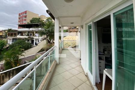 Varanda de casa para alugar com 3 quartos, 200m² em Jardim Vinte E Cinco de Agosto, Duque de Caxias