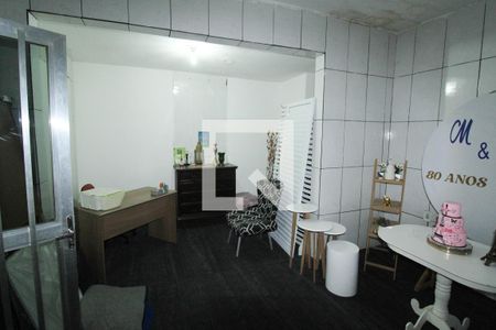 Edícula  de casa para alugar com 2 quartos, 200m² em Vila Meriti, Duque de Caxias