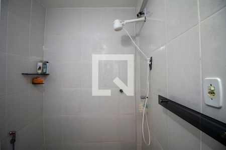 Banheiro de casa para alugar com 1 quarto, 40m² em Penha Circular, Rio de Janeiro