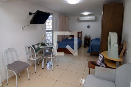 Sala de casa para alugar com 1 quarto, 40m² em Penha Circular, Rio de Janeiro