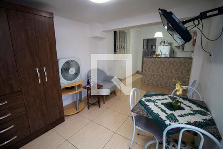 Sala de casa para alugar com 1 quarto, 40m² em Penha Circular, Rio de Janeiro