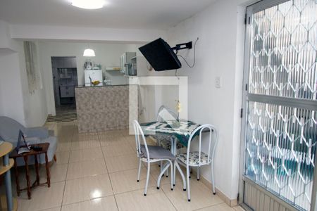 Sala de casa para alugar com 1 quarto, 40m² em Penha Circular, Rio de Janeiro