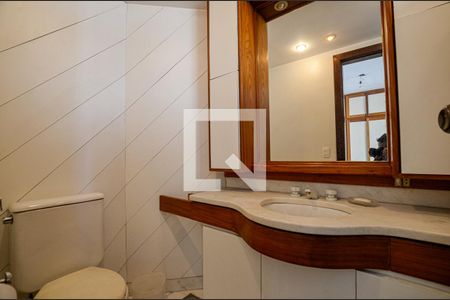 Banheiro
 de apartamento à venda com 4 quartos, 256m² em Icaraí, Niterói