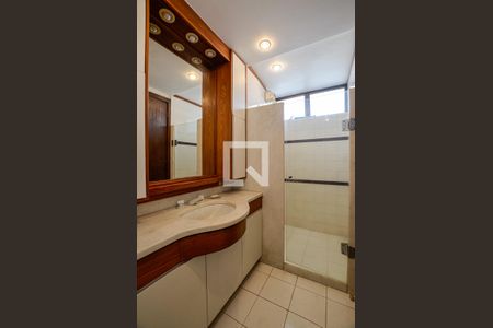 Banheiro
 de apartamento à venda com 4 quartos, 256m² em Icaraí, Niterói