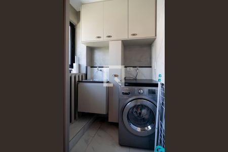 Lavandeira de apartamento para alugar com 2 quartos, 93m² em Vila Olímpia, São Paulo