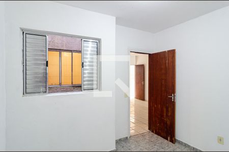 Quarto 1 de casa para alugar com 2 quartos, 60m² em Vila Fachini, São Paulo