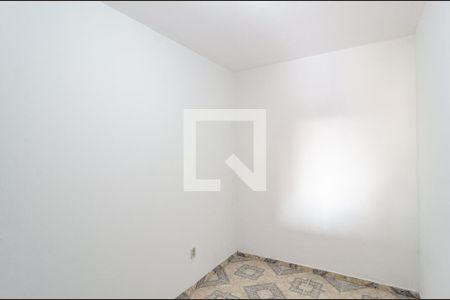 Quarto 2 de casa para alugar com 2 quartos, 60m² em Vila Fachini, São Paulo