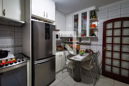 Casa à venda com 280m², 3 quartos e 3 vagas Casa à venda com 280m², 3 quartos e 3 vagasCozinha