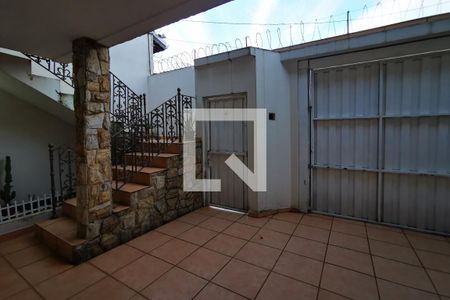 Casa à venda com 280m², 3 quartos e 3 vagas Casa à venda com 280m², 3 quartos e 3 vagasGaragem