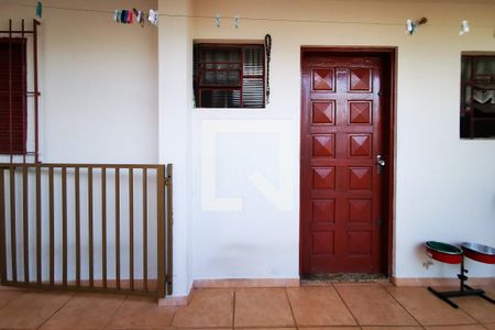 Casa à venda com 280m², 3 quartos e 3 vagas Casa à venda com 280m², 3 quartos e 3 vagasEdícula