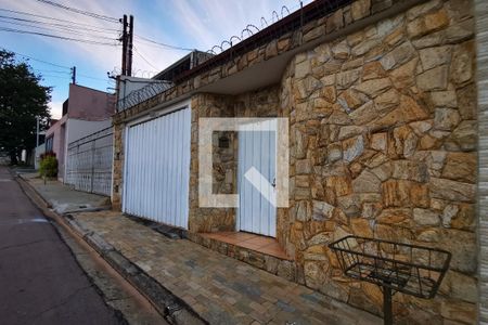 Casa à venda com 280m², 3 quartos e 3 vagas Casa à venda com 280m², 3 quartos e 3 vagasFachada