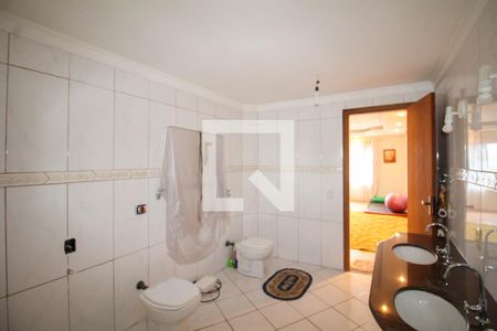 Casa para alugar com 700m², 9 quartos e 5 vagas Casa para alugar com 700m², 9 quartos e 5 vagasPiso 2 - Banheiro da Suíte