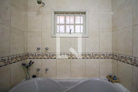 Casa para alugar com 700m², 9 quartos e 5 vagas Casa para alugar com 700m², 9 quartos e 5 vagasPiso 1 - Banheiro da Suíte