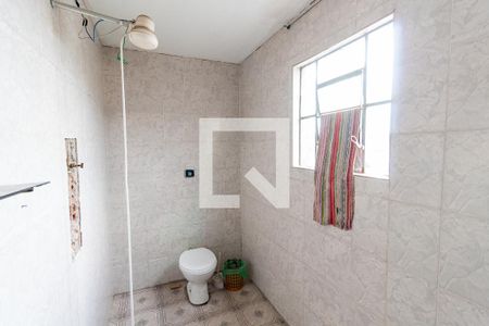 Banheiro de kitnet/studio para alugar com 1 quarto, 20m² em Vila Ré, São Paulo