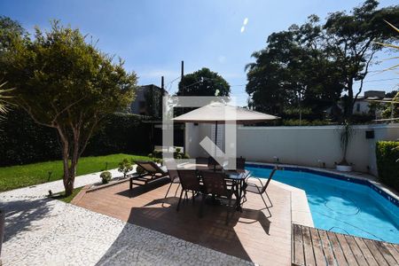 Piscina de casa à venda com 4 quartos, 500m² em Paraíso do Morumbi, São Paulo