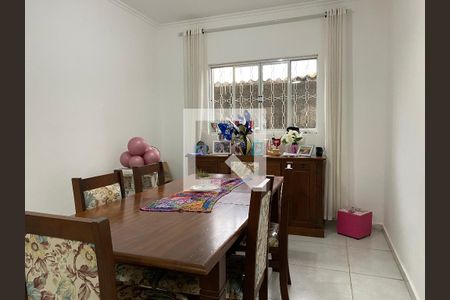 Casa para alugar com 180m², 4 quartos e sem vaga Casa para alugar com 180m², 4 quartos e sem vagaSala de Jantar