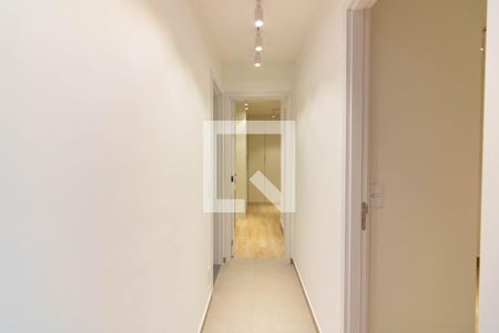 Corredor  de apartamento para alugar com 2 quartos, 66m² em Santo Amaro, São Paulo