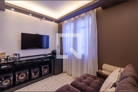 Sala de TV de casa à venda com 3 quartos, 160m² em Itapoã, Belo Horizonte