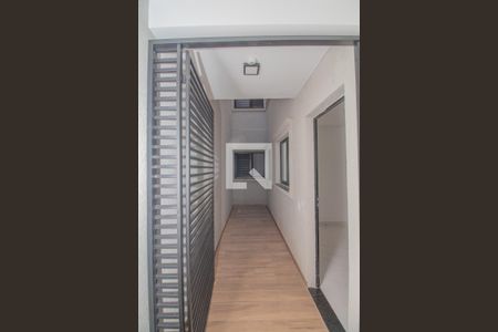 Corredor de apartamento para alugar com 2 quartos, 30m² em Vila Campanela, São Paulo