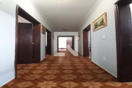 Corredor de casa para alugar com 5 quartos, 148m² em Jardim São Vicente, Campinas