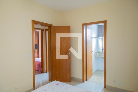 Suite de apartamento à venda com 3 quartos, 130m² em Sagrada Família, Belo Horizonte